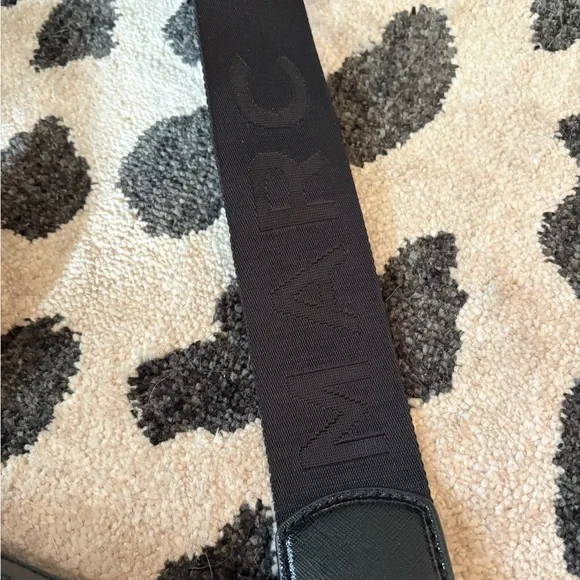 Marc Jacobs Black Textured Crossbody Bag - Picture 6 of 6